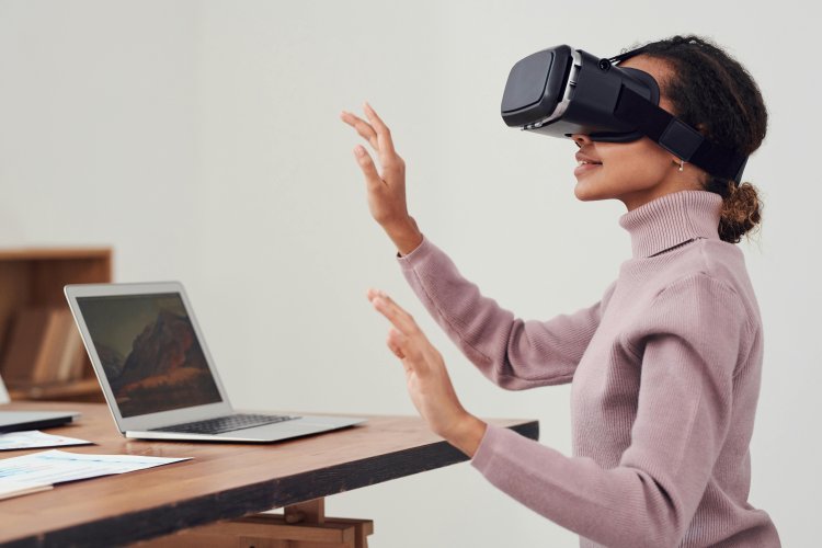 How AR and VR Technologies Help Reduce Operational Costs in Real Estate